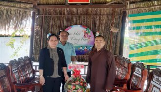Bà Nguyễn Thị Tuấn Thanh thăm, chúc mừng Đại lễ Vu lan báo hiếu năm 2022