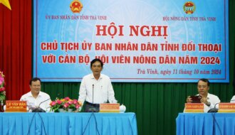 Lãnh đạo UBND tỉnh đối thoại với cán bộ, hội viên nông dân